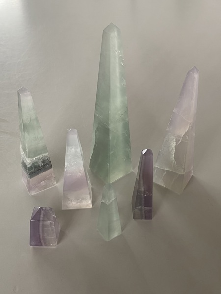 Yttrium Fluoriet Obelisken Kristalloods (1)